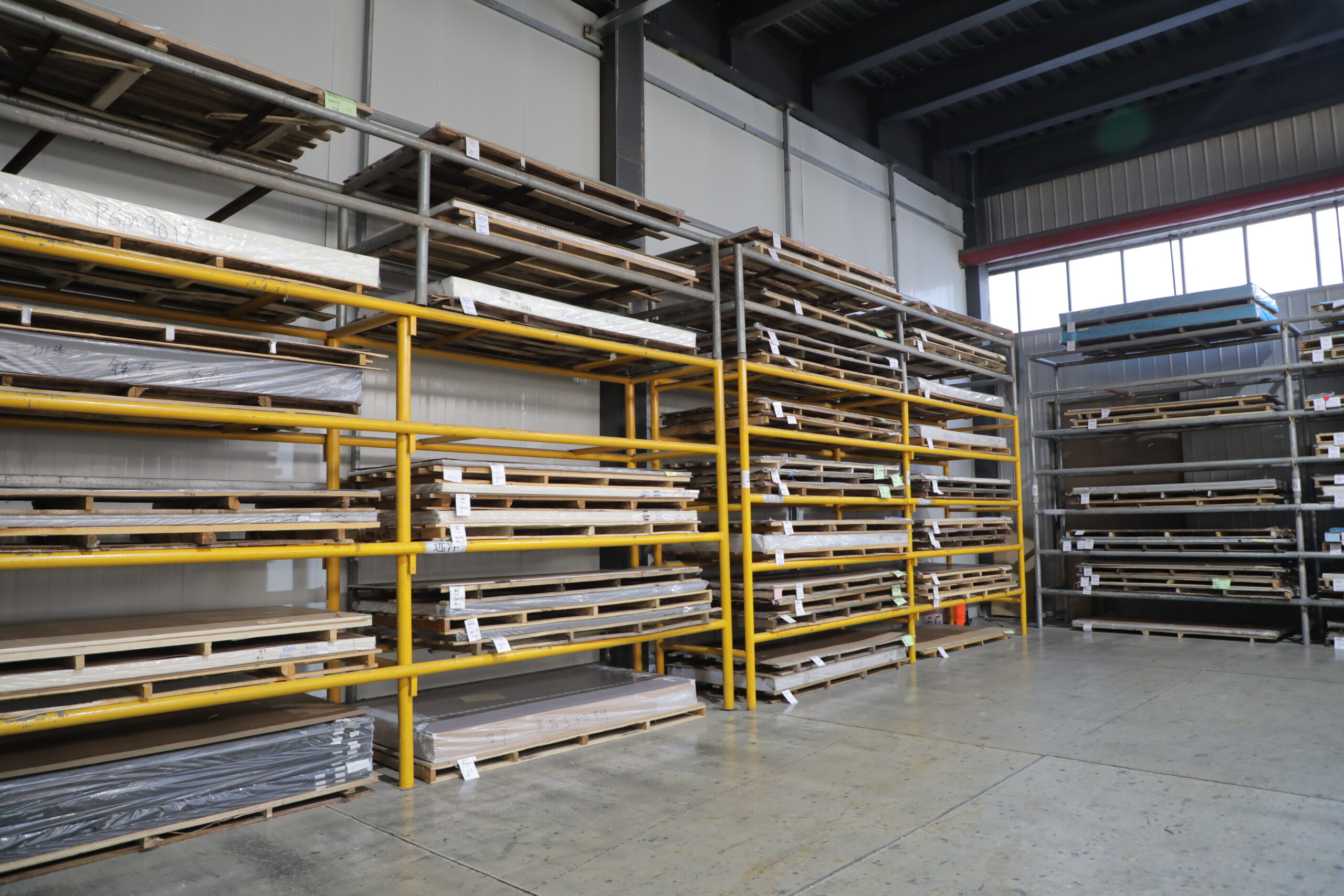 Constant temperature and humidity paper warehouse