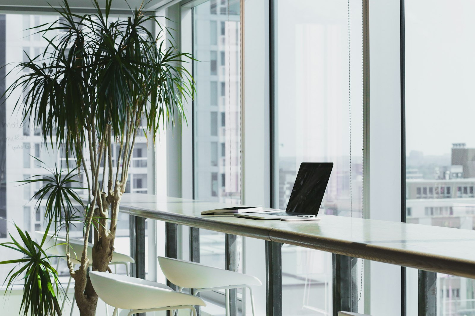How to Choose Melamine Faced Panels for Furniture Production